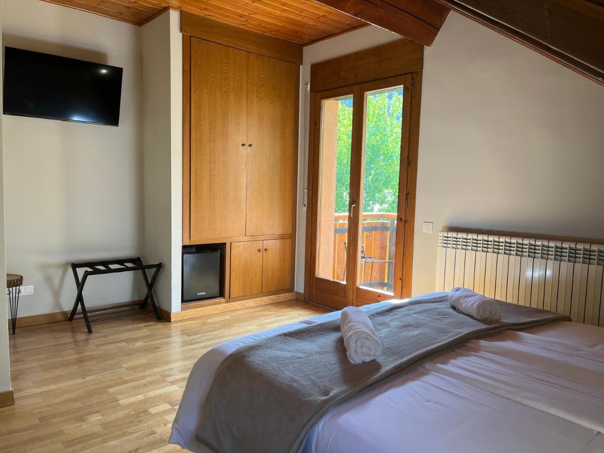Hotel Els Encantats Espot Luaran gambar
