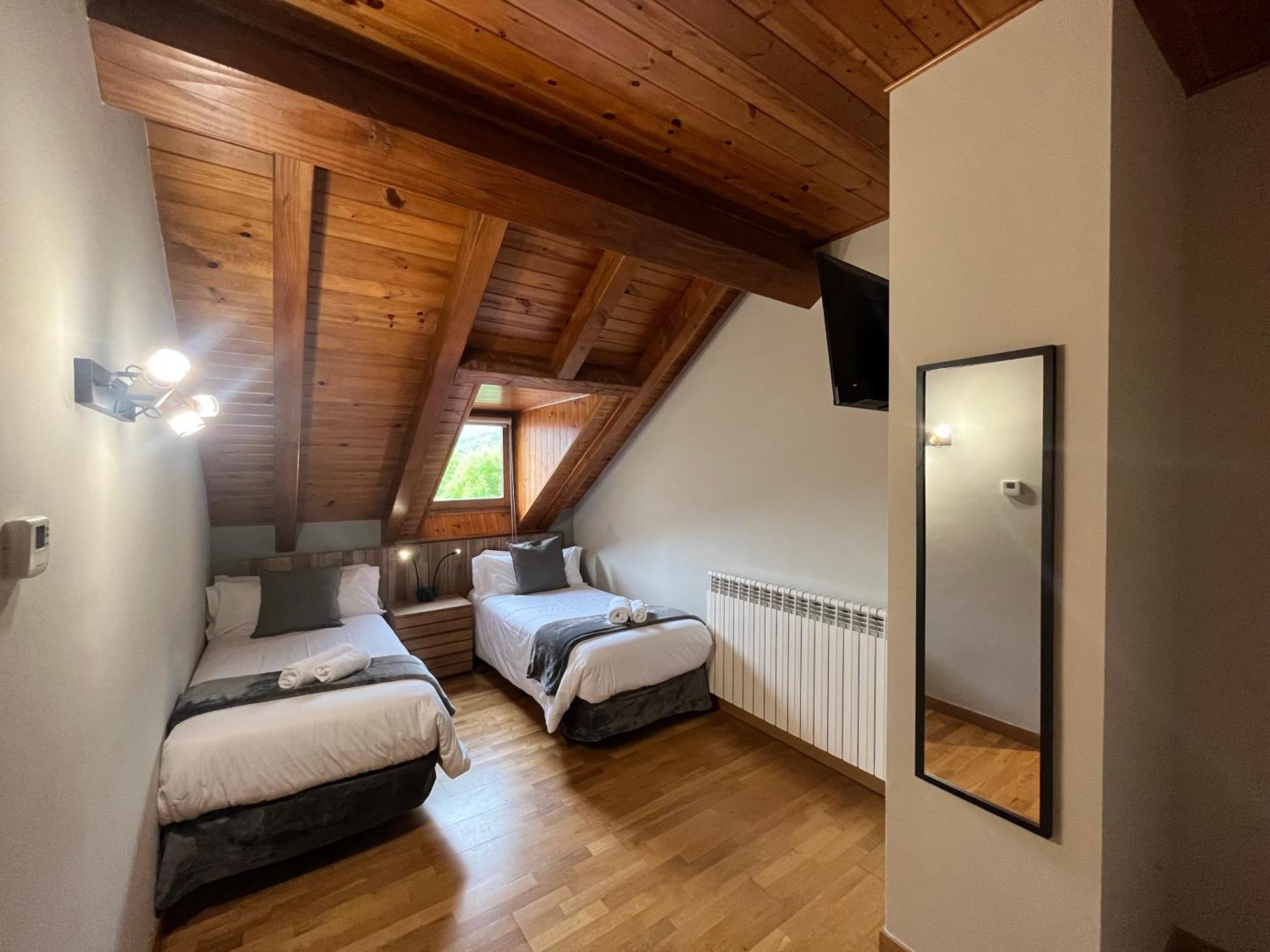Hotel Els Encantats Espot Luaran gambar